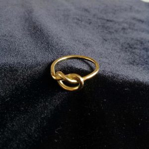 Anillo de Oro nudo