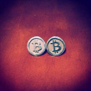 Aretes de plata Bitcoin