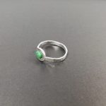 “Armonía” Anillo de plata 999 y mullo verde