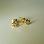 "Olimpia" Aretes de Flor de Oro 18k tipo topo